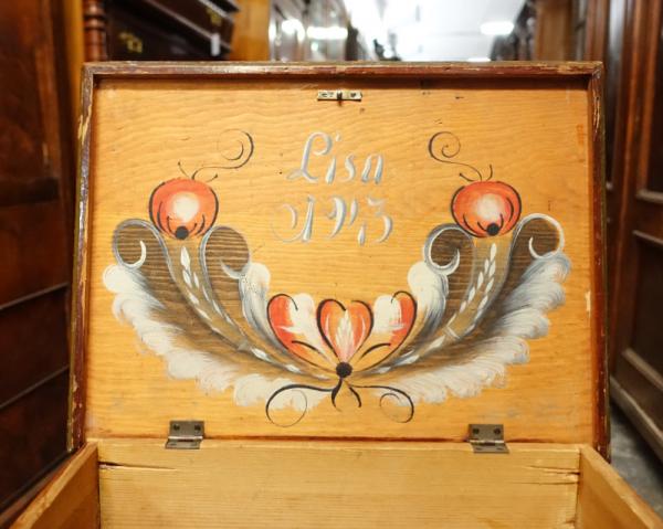 Stodola.cz - Painted chest